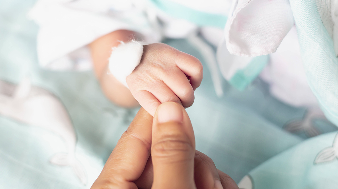Guía para mamás y papás de un bebé prematuro